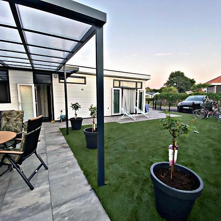 Ferienhaus Luxchalet #Vaju Lathum# Am See, Strand, Pool, Nationalpark المظهر الخارجي الصورة