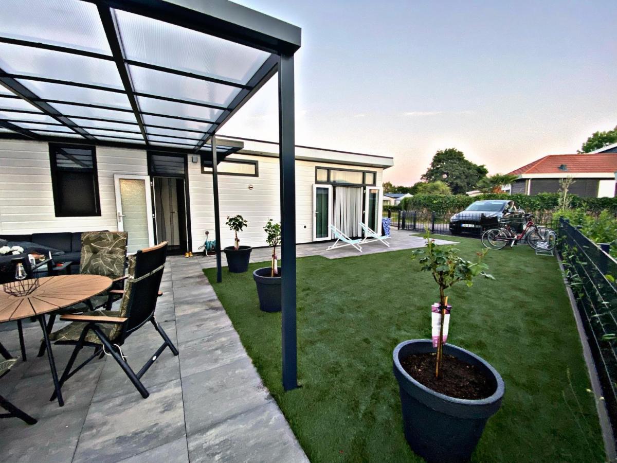 Ferienhaus Luxchalet #Vaju Lathum# Am See, Strand, Pool, Nationalpark المظهر الخارجي الصورة